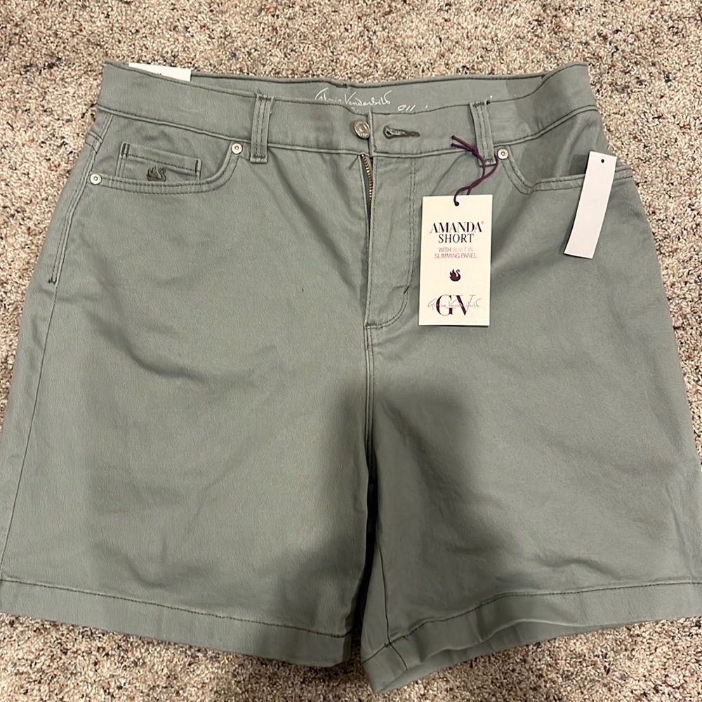 Gloria Vanderbilt Amanda Short size 12
